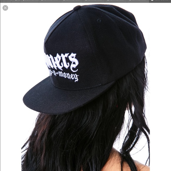 🖤UNIF Bones Cap - Picture 3 of 5